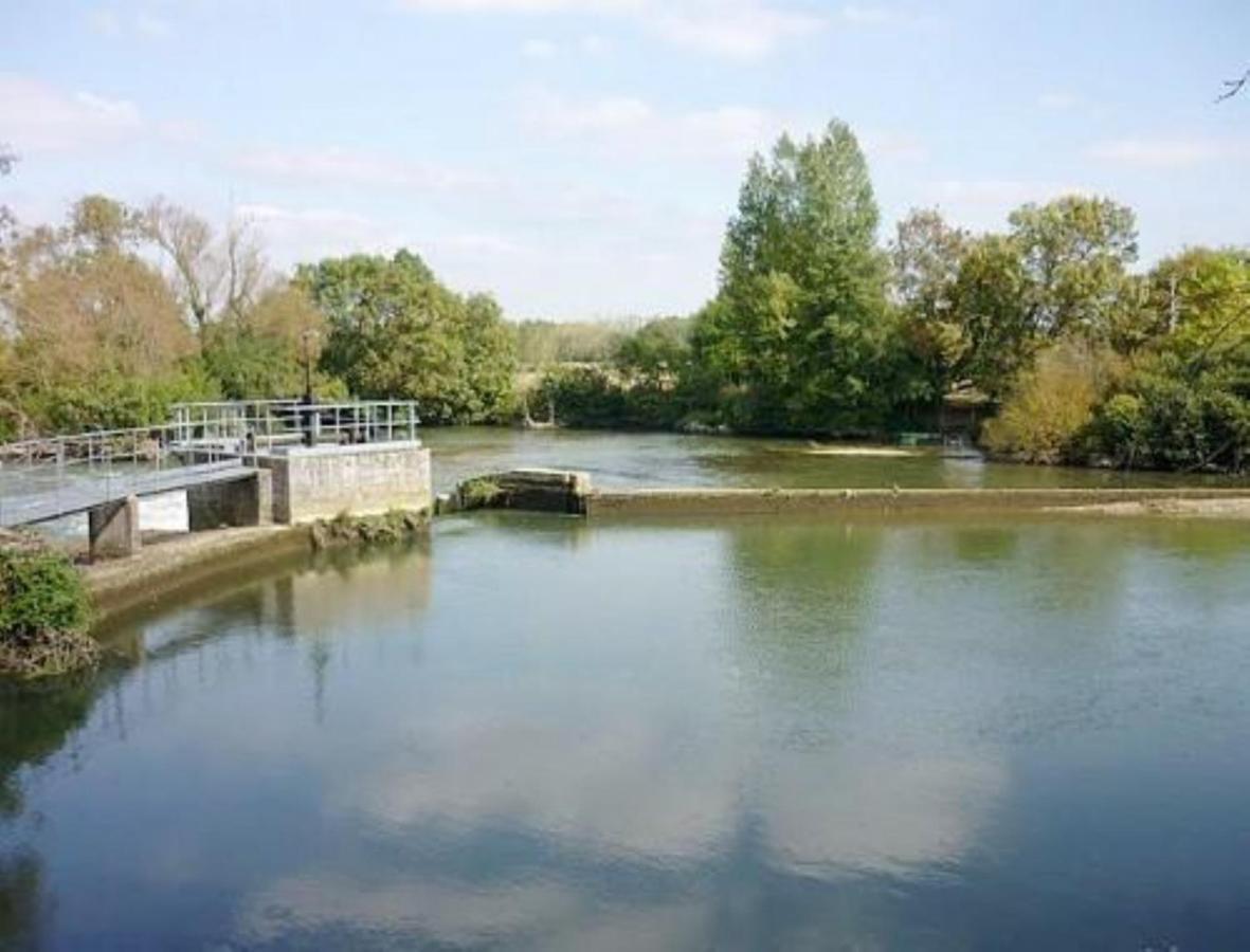 Отель Domaine De La Courbe Le Lude Экстерьер фото